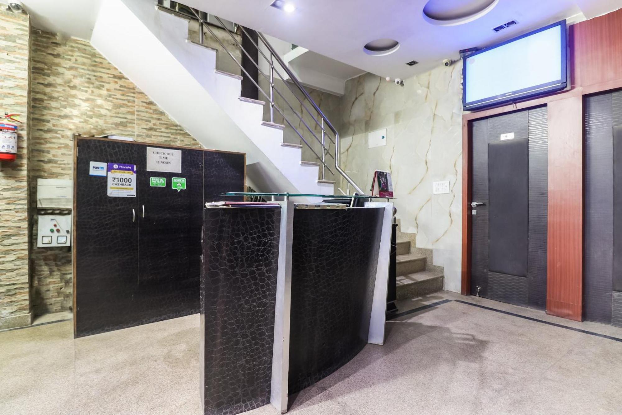 Oyo Flagship Just-9 Inn Near Sahara Ganj Mall Lucknow Esterno foto